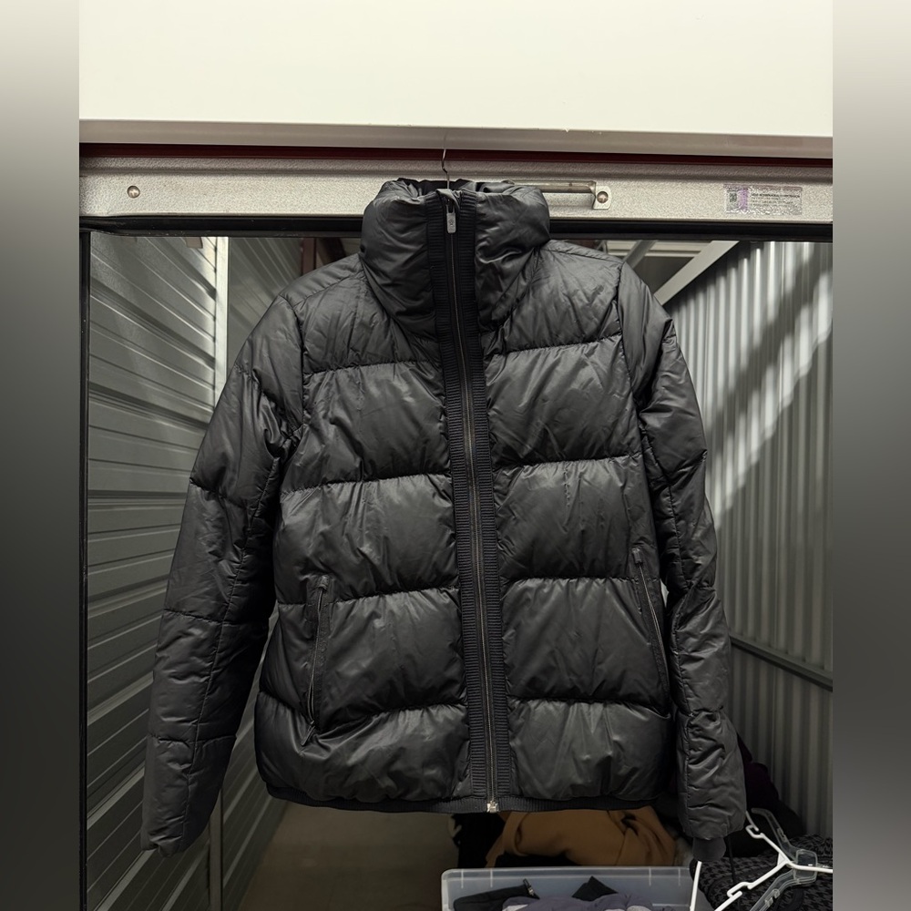 Lululemon Women's Black Puffer Jacket